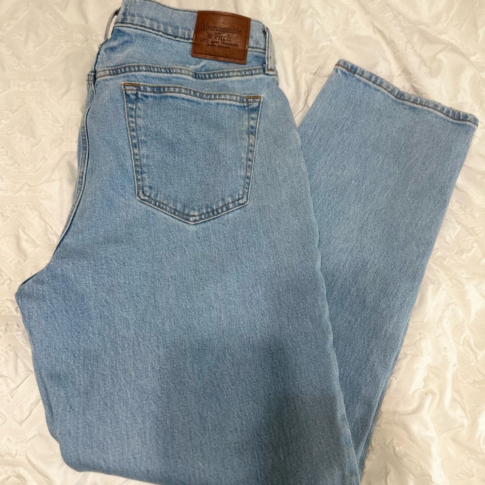 Abercrombie & Fitch Vintage Denim/ Athletic Loose Jean